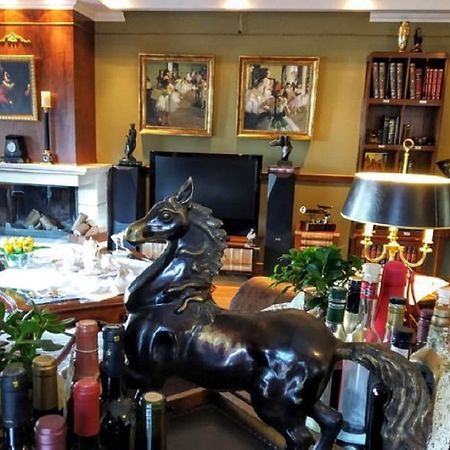 Classic Apartment With Beautiful View カストリア エクステリア 写真