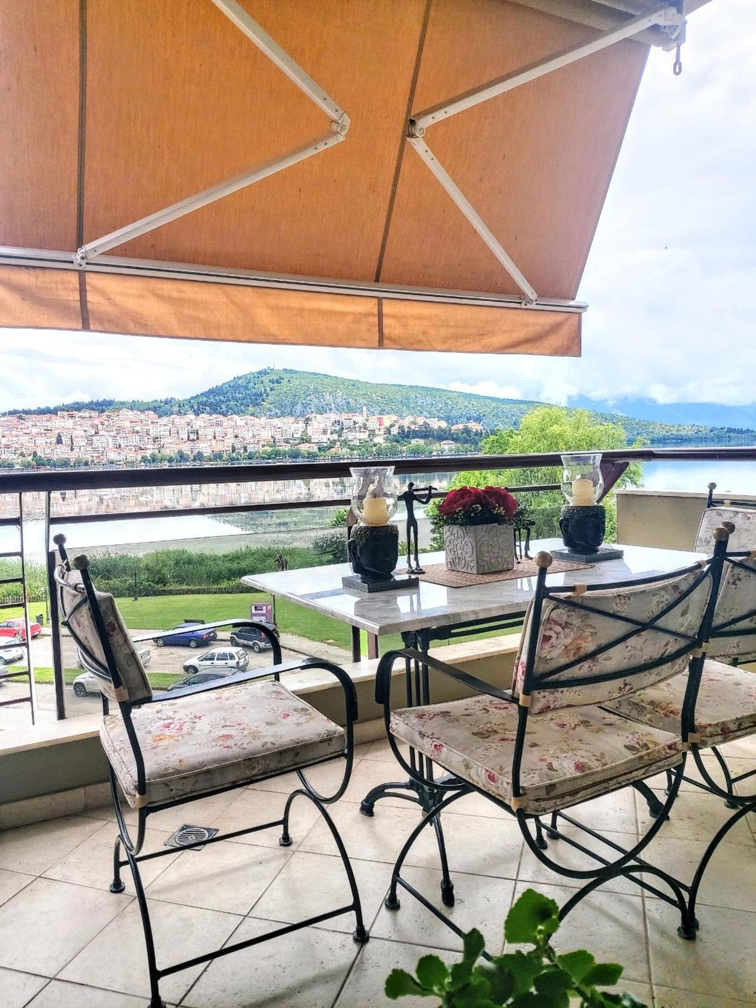 Classic Apartment With Beautiful View カストリア エクステリア 写真